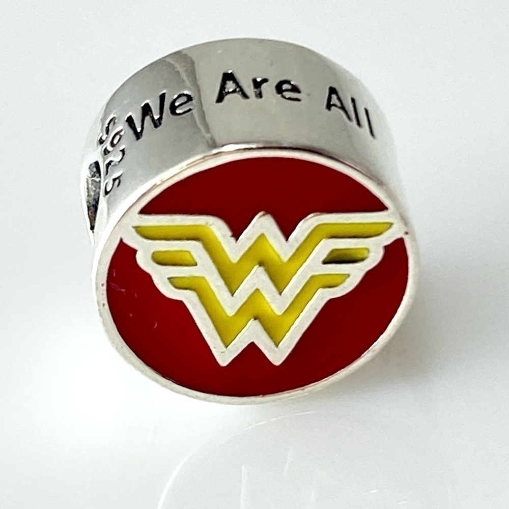 DC Wonder Woman "We Are All Wonder Women" With Enamel Charm - Picture 2 of 10